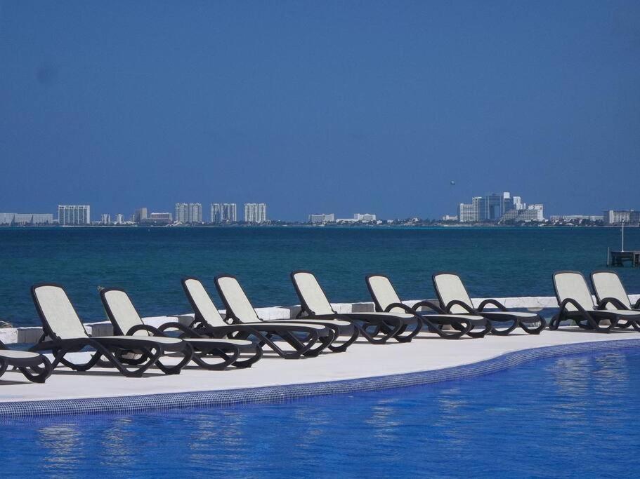 Punta Me Luxury Apartments Ocean View & Beach Front In Amara Cancún Exteriör bild